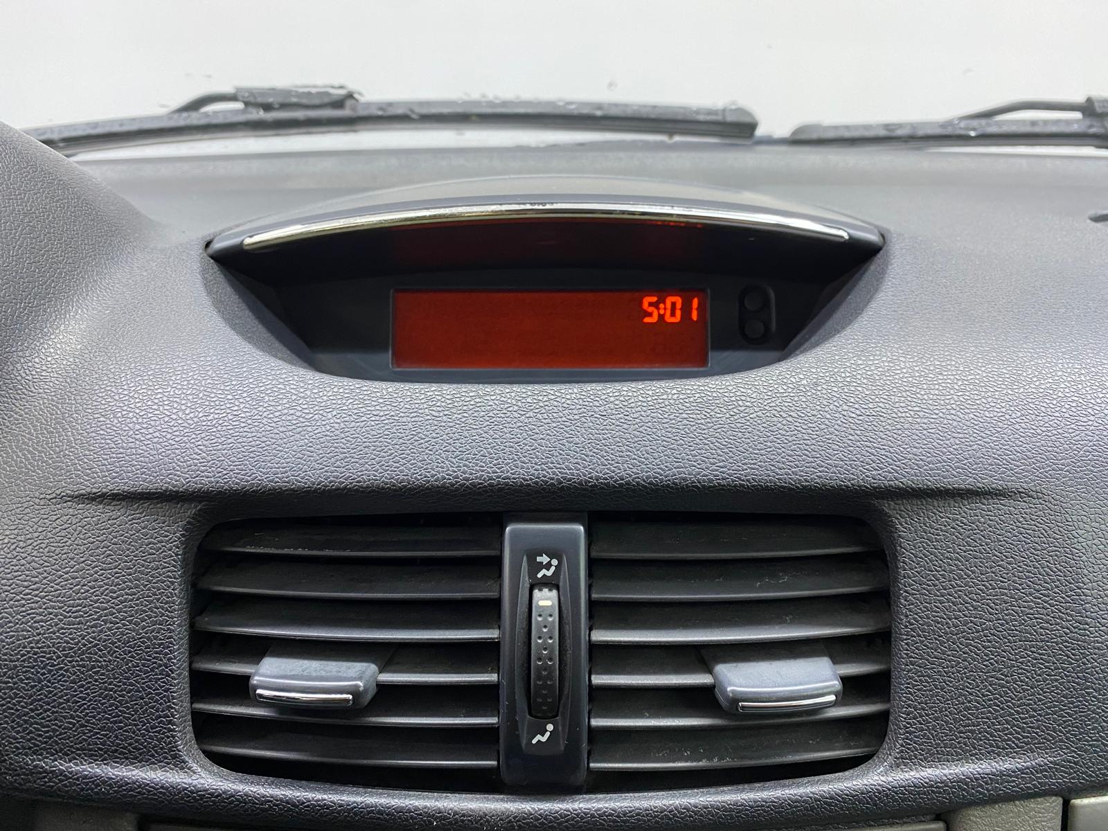 RENAULT SYMBOL 24